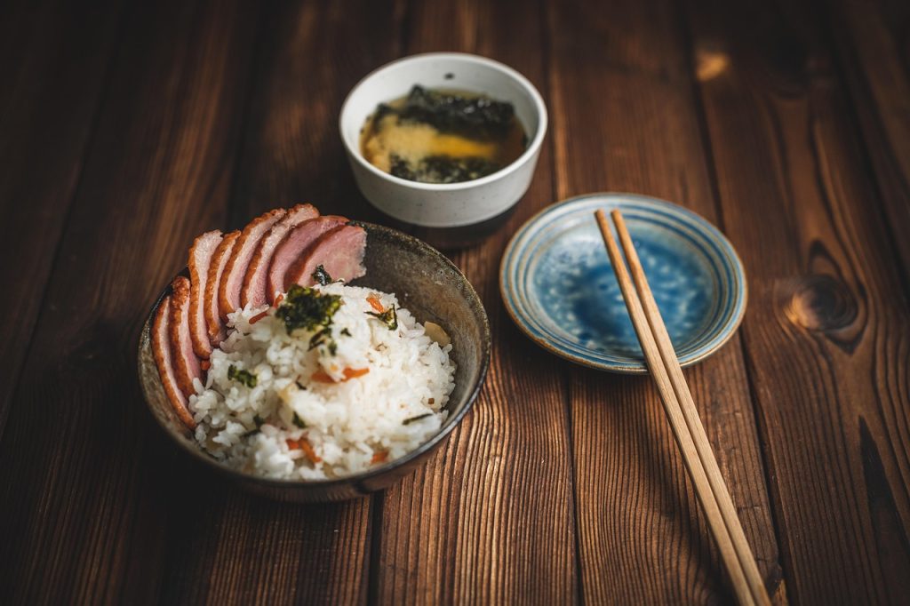 La méthode japonaise Shokuiku : un secret pour maigrir après 40 ans ?